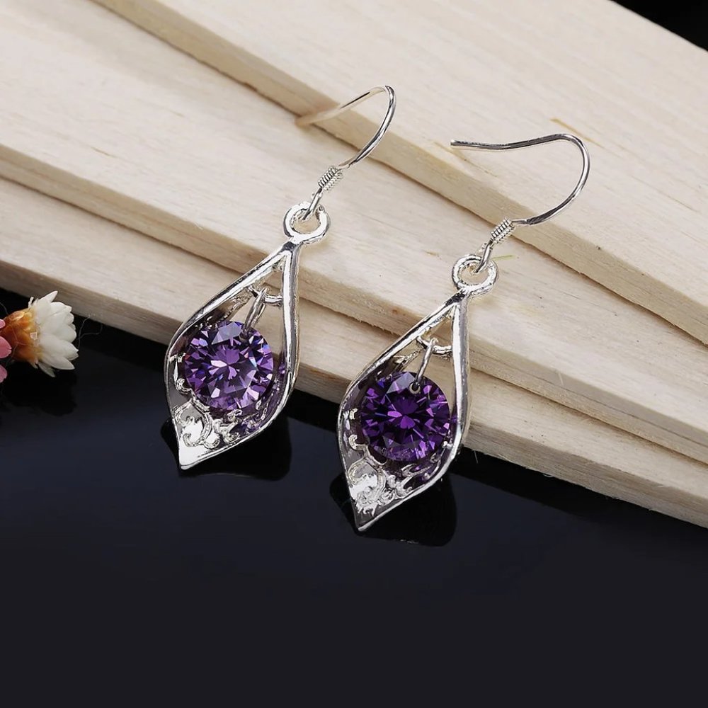 Beautiful .925 Sterling Silver and Garnet Drop Earrings " Hypoallergenic " - Picture 3 of 7